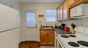 Gated Cottage Community! Ideal Midtown Spot - Image 5