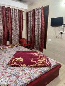 Dream Land Hotel - Image 4