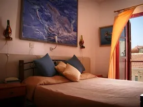 Kiniras Traditional Hotel & Restaurant - Image 2