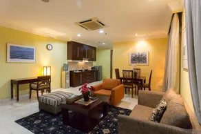 Roosseno Plaza Serviced Apartment - Image 2