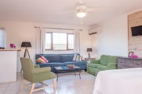 Pauline S Apartments - Image 4