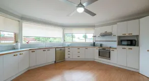 Windsor - Large Entertaining Area, Family Retreat - Image 3