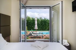 Venus Villa with Private Pool, 2min to the Beach - Image 2