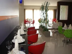 Grand Medallion Hotel - Image 2