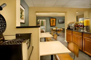 Silver Cloud Hotel - Portland - Image 4