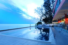 Hotel Sentral Seaview @ ​Beachfront - Image 2