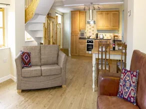 Cottage in Dee Valley near Castell Dinas Bran - Image 2