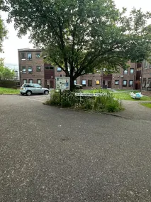 Idyllic Stylish Apartment with Fast Speed Broadband & Free Parking - Image 4
