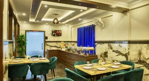 SM Royal Suites - Hotel near Kempegowda international Airport Bangalore - Image 5