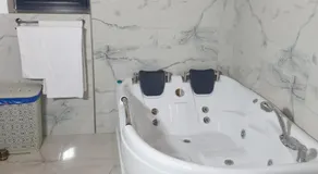 IMPERIAL ROOMS - ULTRACENTRAL - jacuzzi cu hidromasaj - Image 4