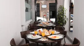 Hotel & Suites Galeria - Image 2