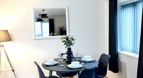 Villa Retreat Birmingham - Image 2