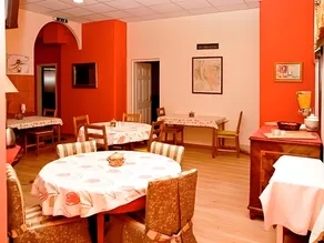 Evergreen Suites Budapest - Image 2