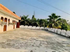 OYO Hotel Galaxy White - Image 2