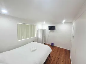 Holiday Accommodation House - Image 4
