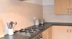 Large Comfortable Home - Newcastle - Image 5