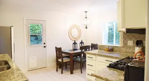 Mile to Beach! Fully Fenced Private SoCal Cottage - Image 4