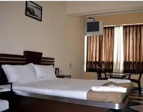Hotel Navadeep - Image 2