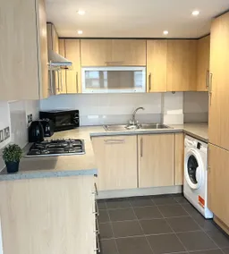 Beautiful Riverview Apartment Chelmsford - Image 3