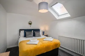 Modern & Stunning 4 Bedroom House in Goole - Image 3