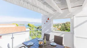 Lumbarda Resort Apartments - Image 5
