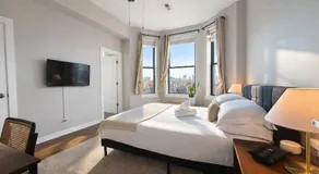 Penthouse with Private Rooftop and Skyline Views - Sleeps 6 - Image 2