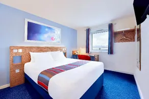 Travelodge Derby Cricket Ground - Image 4