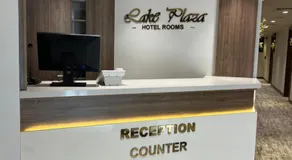 Lake Plaza Luxury Rooms - Image 4