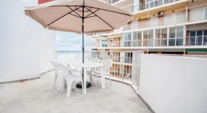 Ático con espectacular terraza y vistas al mar - Image 2