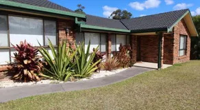 Coastal Getaway by Book Jervis Bay - Free Wifi, linen & Games Room - Image 3