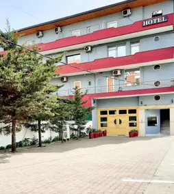 Hotel Kaloshi - Image 1