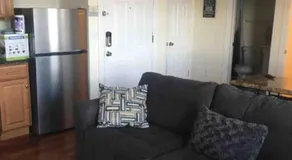 Lovely one bedroom with free parking - Image 4