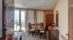 Ellinis Hotel - Sea View and Free Parking - Image 3