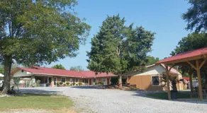 Bay Springs Country Inn & Marina - Image 5