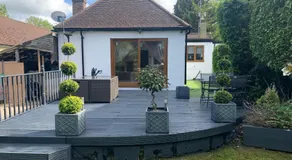 Beautiful Little Bungalow, Indoor Fireplace, & Bar - Image 3