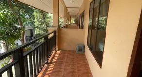 Bank Guesthouse - Image 4