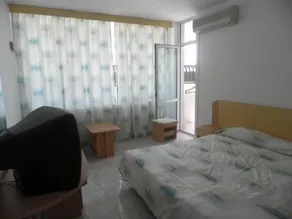 Hotel Oasis - Beach Access - Image 2