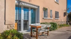 Studio climatisé proche parking gratuit, commerces et plages - Image 3