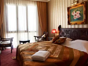 Bella View Art Boutique Hotel - Image 2