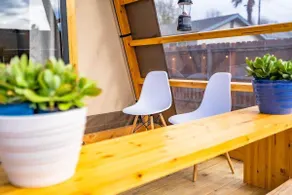 Urban Glamping Oasis: Comfort & Adventure Combined - Image 2