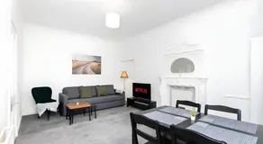 5 Individual Beds - Free Parking - Image 4
