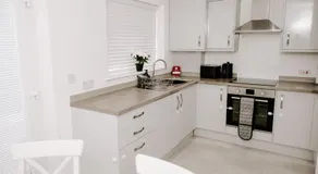 Newly Renovated 3 Bed 2 Bath Home Stockton on Tees with FREE Parking - Image 2