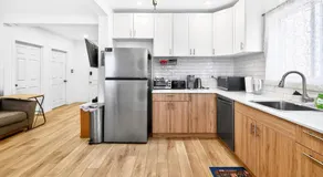 Quiet&Comfy 3BDRS Apt near DT, Concordia, Parking - Image 3
