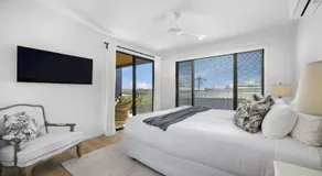 Echoes - Luxury Home Beach Views Walk to Cafes - Image 2