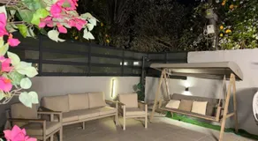 Luxury Guesthouse with Private Pool - Image 4