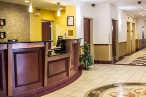 Comfort Inn & Suites Kent - Image 2