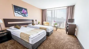Hotel Cascade - Image 2