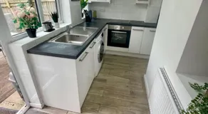 4B4B Entire House Sleeps 11 Driveway Parking near Coventry University and City Centre - Image 5