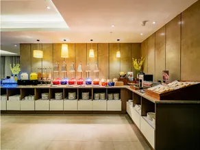 Home Inn Plus Chengdu Kuanzhai Alley Shawan Metro Station - Image 2