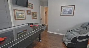 Frankenmuth Dawdy Haus with Hot Tub and Massage Chair 2 blocks from main street - Image 2